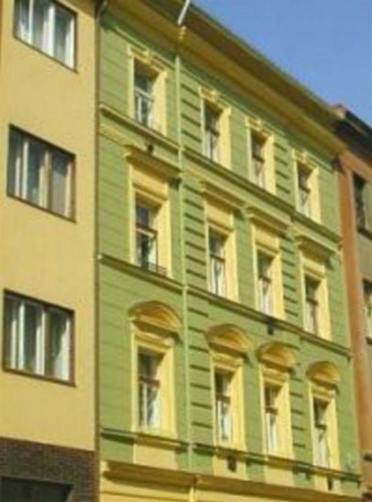 Vlkova Palace Prague Extérieur photo