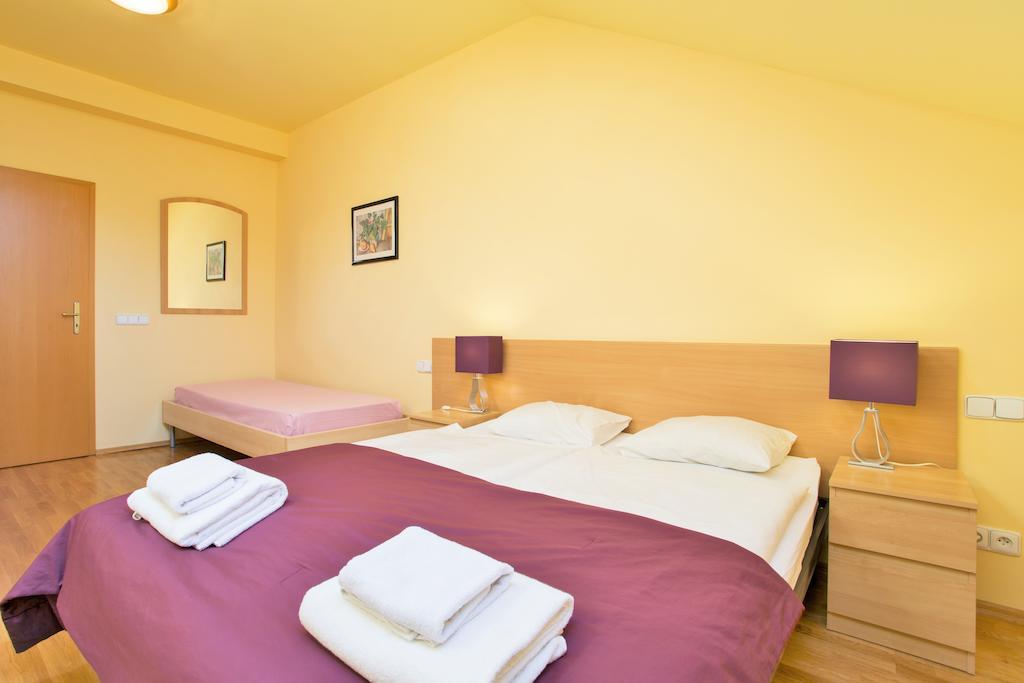 Vlkova Palace Prague Extérieur photo