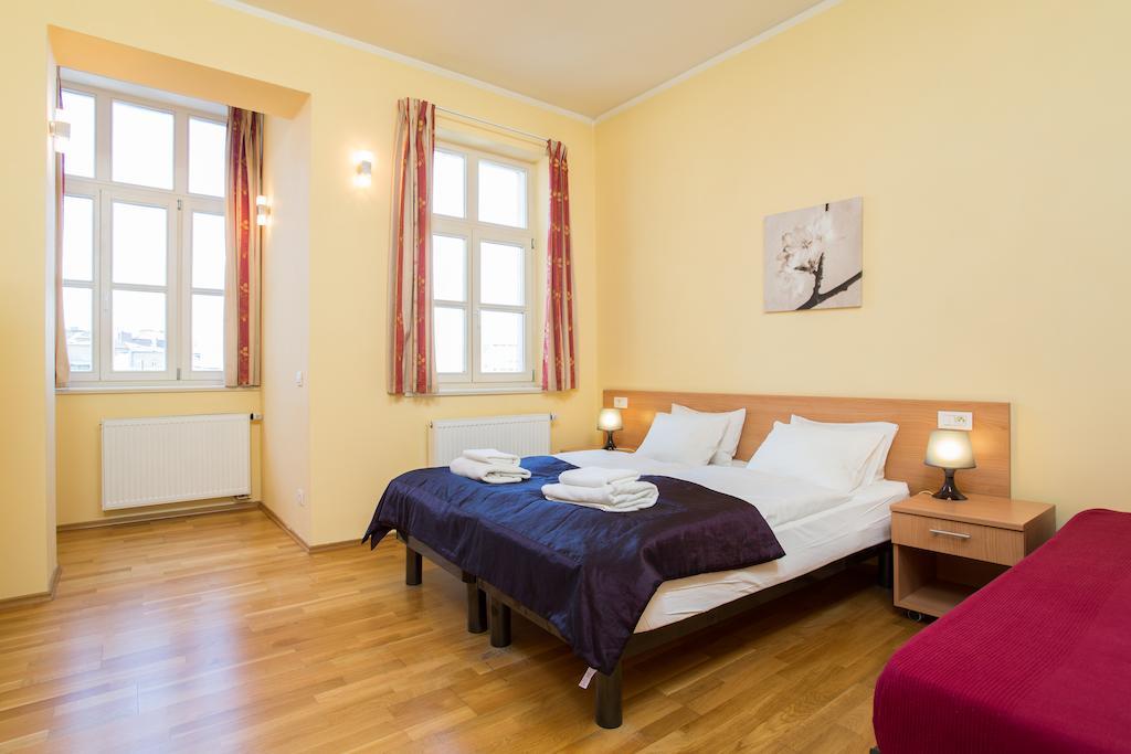 Vlkova Palace Prague Extérieur photo